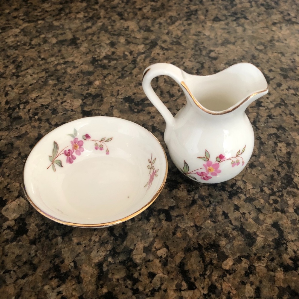 Brinns Bone china Taiwan tiny Jar and bowl